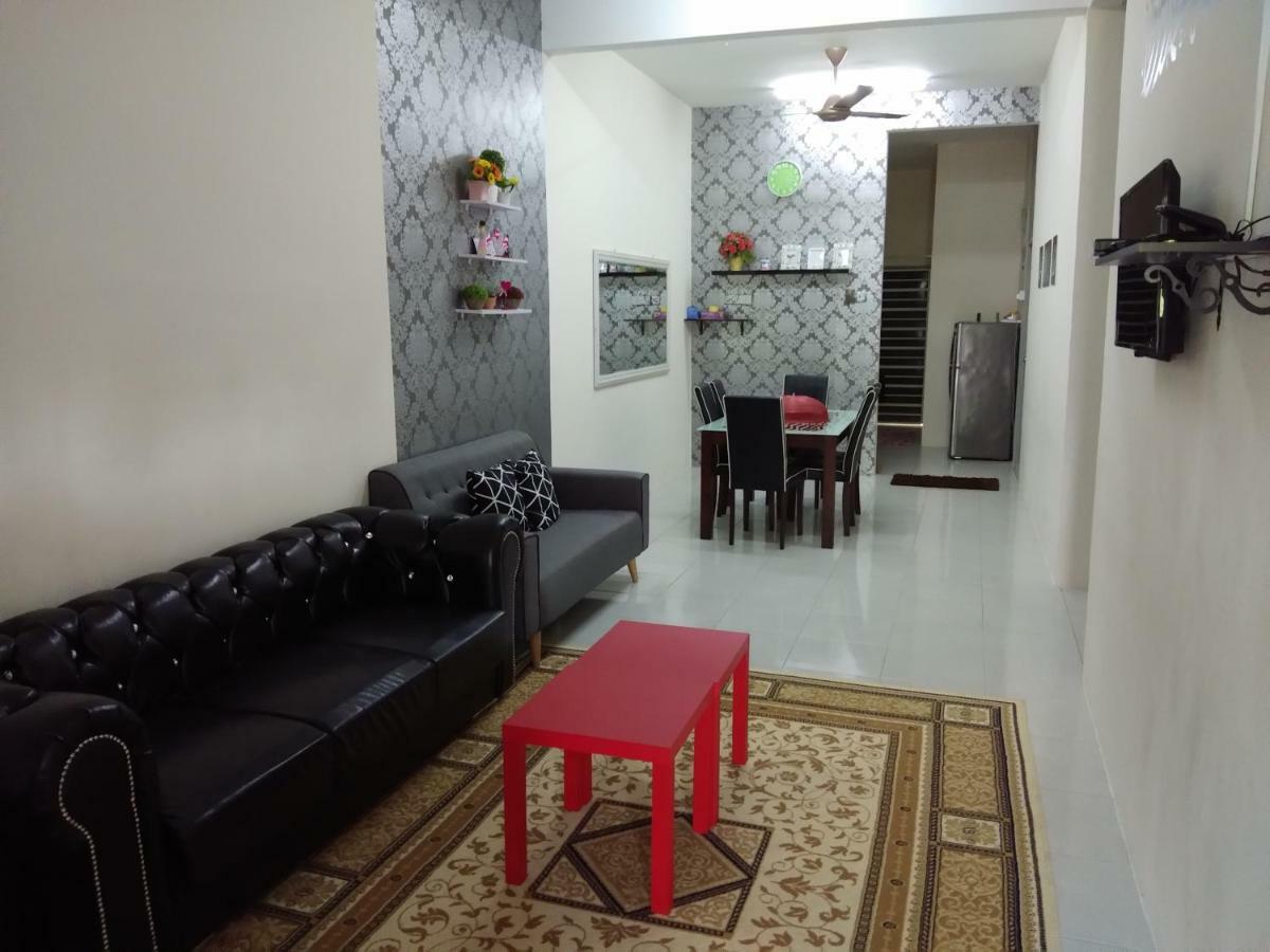 Zah'Ra Homestay Kuala Lipis Exterior foto